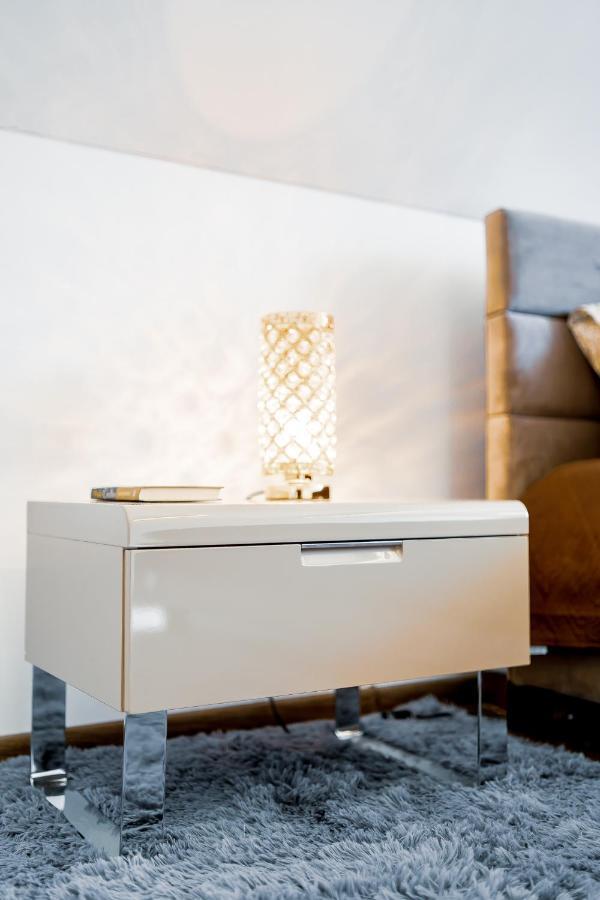 Stylish, Modern Apartment Near Vilnius Old Town Exterior foto